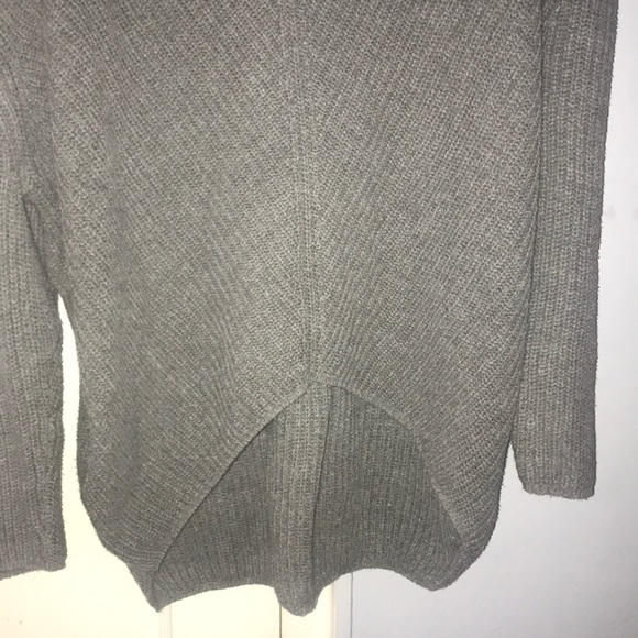 Urban outfitters gray sweater - Picture 2 of 5